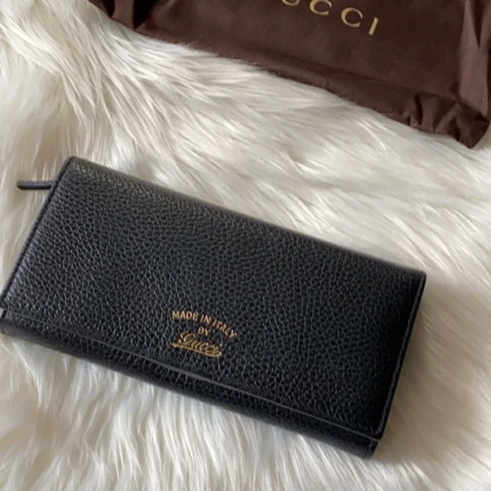 GUCCI NEW W. INCLUSIONS ⭐️🌑⭐️SWING PEBBLED LEATHER LONG TRI-FOLD OVER WALLET NWT